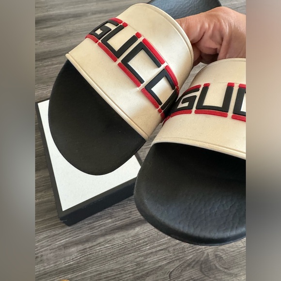 GUCCI Mens slides - Picture 2 of 3